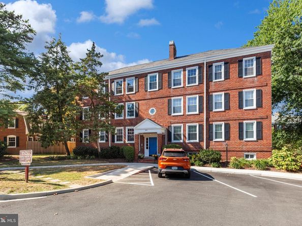 4821 31st Street S B1, Arlington VA 22206