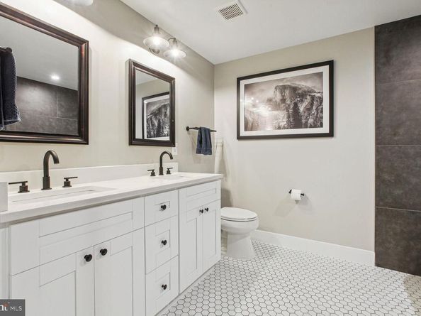 216 T Street NE 1, Washington DC 20002