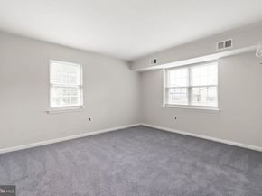 814 South Avenue J6, Secane PA 19018