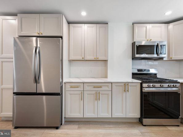 335 Daly Street, Philadelphia PA 19148