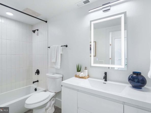 3200 22nd Street NE 103, Washington DC 20018