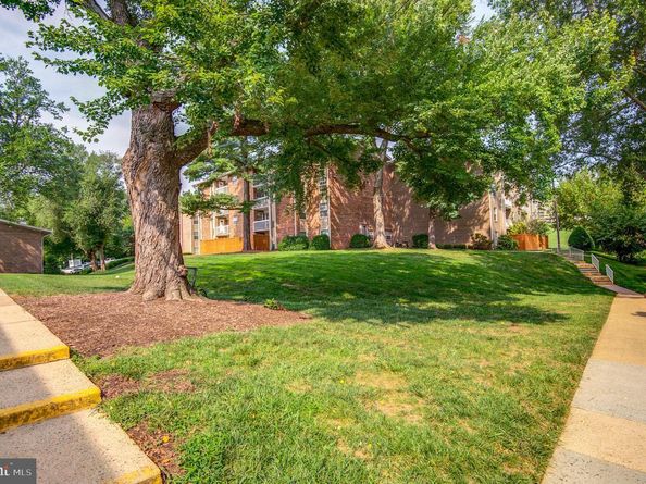 1942 Kennedy Drive 104, Mclean VA 22102