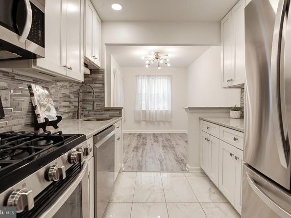 1942 Kennedy Drive 104, Mclean VA 22102