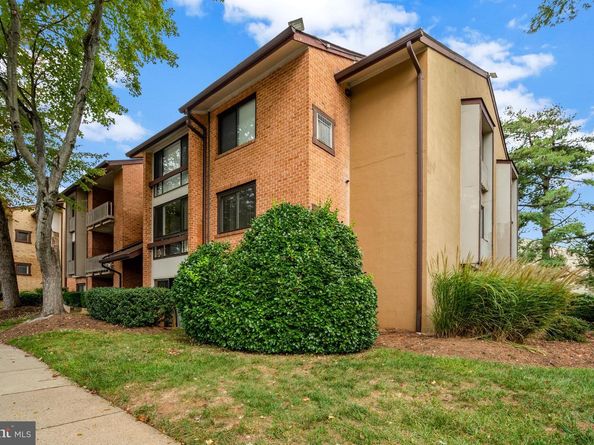10208 Bushman Drive, Oakton VA 22124