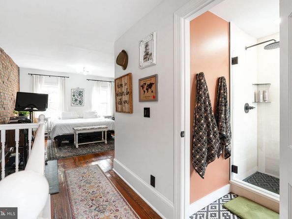2411 Perot Street, Philadelphia PA 19130