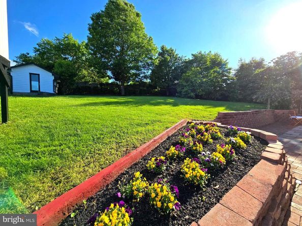 6065 Munson Hill Road, Falls Church VA 22044