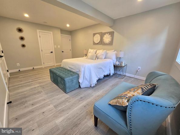6065 Munson Hill Road, Falls Church VA 22044
