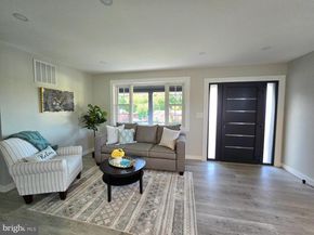 6065 Munson Hill Road, Falls Church VA 22044