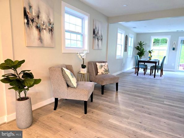 6065 Munson Hill Road, Falls Church VA 22044