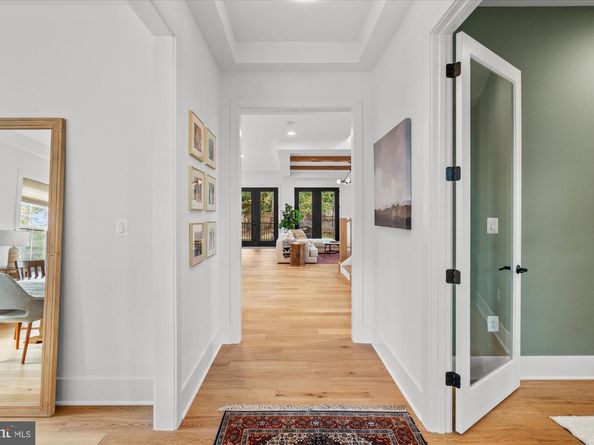 2728 N Edison Street, Arlington VA 22207