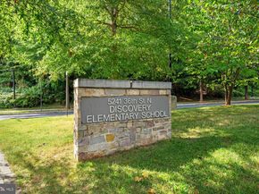 2728 N Edison Street, Arlington VA 22207