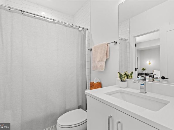 2728 N Edison Street, Arlington VA 22207