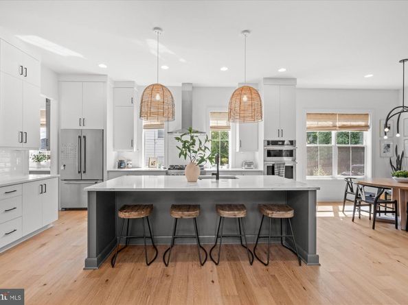 2728 N Edison Street, Arlington VA 22207