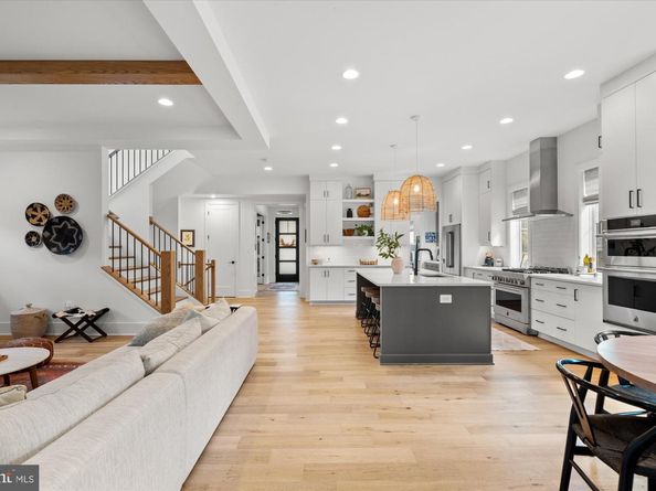 2728 N Edison Street, Arlington VA 22207