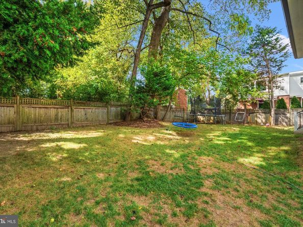 2728 N Edison Street, Arlington VA 22207