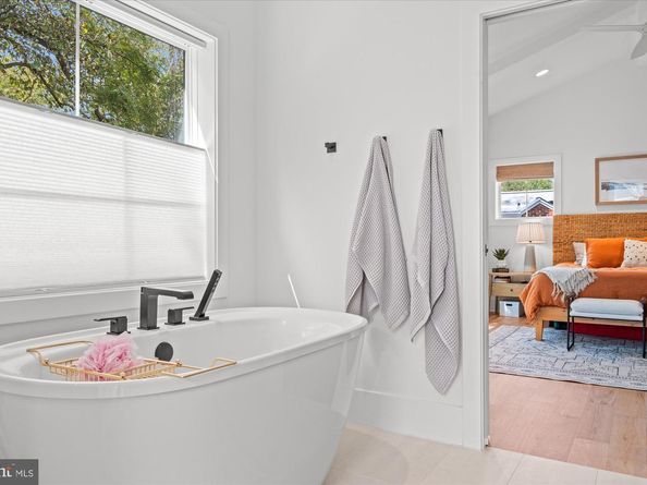 2728 N Edison Street, Arlington VA 22207
