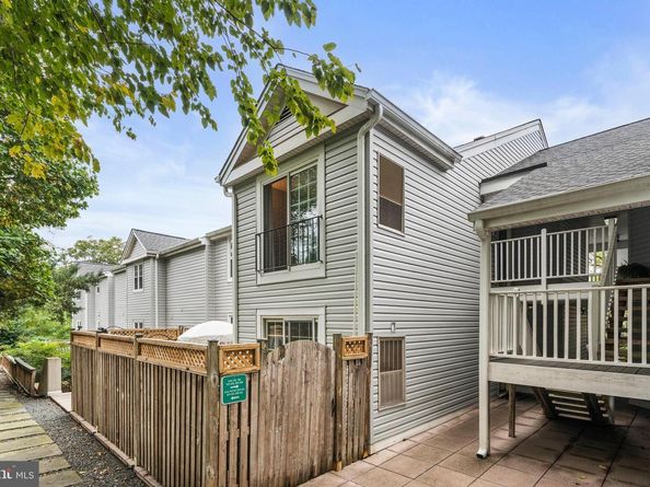 2050 N Calvert Street 407, Arlington VA 22201