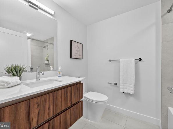 37 L Street SE 701, Washington DC 20003