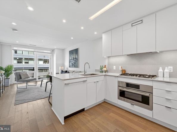 37 L Street SE 701, Washington DC 20003