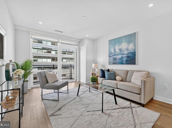 37 L Street SE 701, Washington DC 20003