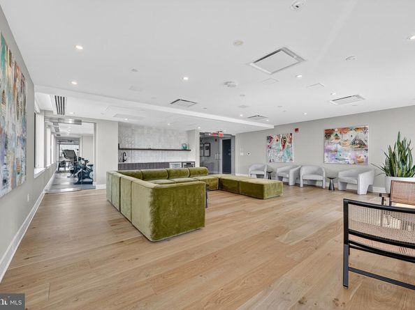 37 L Street SE 701, Washington DC 20003