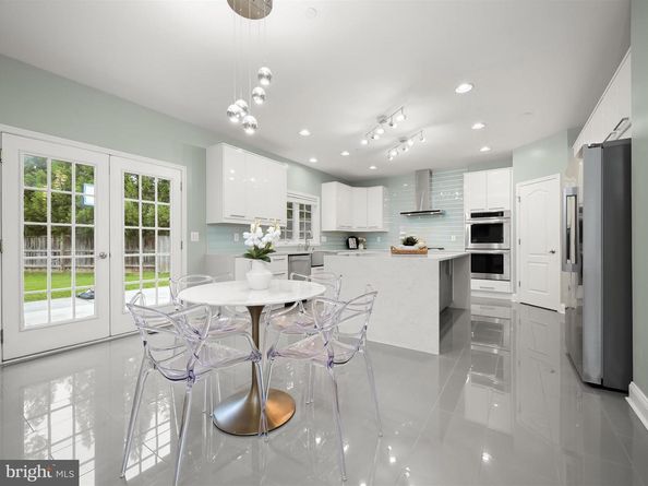 6005 Roosevelt Street, Bethesda MD 20817