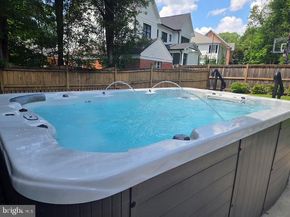 6005 Roosevelt Street, Bethesda MD 20817