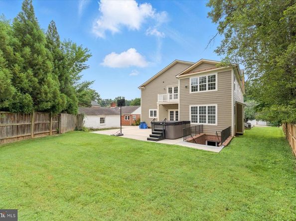 6005 Roosevelt Street, Bethesda MD 20817