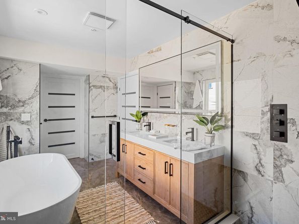 2721 W. Flora Street, Philadelphia PA 19121