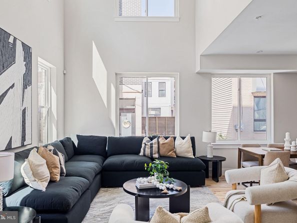 2721 W. Flora Street, Philadelphia PA 19121