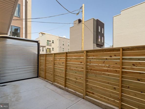 2721 W. Flora Street, Philadelphia PA 19121