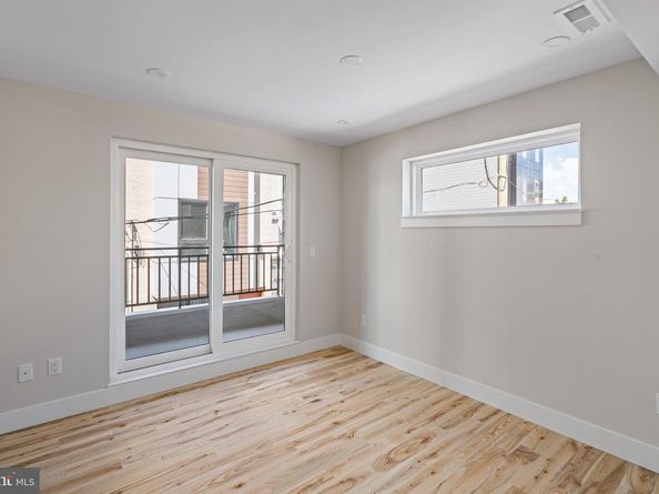 2721 W. Flora Street, Philadelphia PA 19121