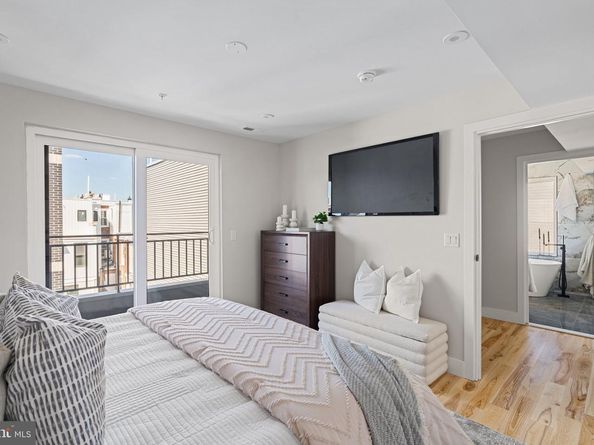 2721 W. Flora Street, Philadelphia PA 19121