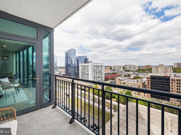 2101 Market Street 1401, Philadelphia PA 19103