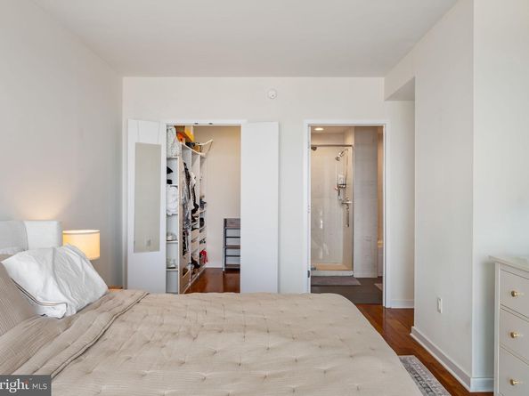 2101 Market Street 1401, Philadelphia PA 19103