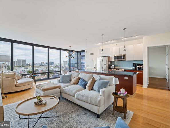 2101 Market Street 1401, Philadelphia PA 19103