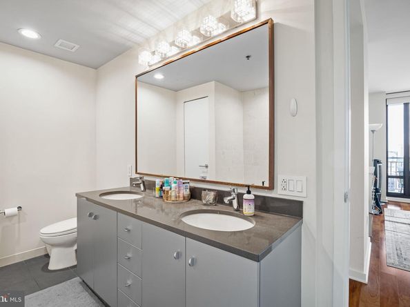 2101 Market Street 1401, Philadelphia PA 19103
