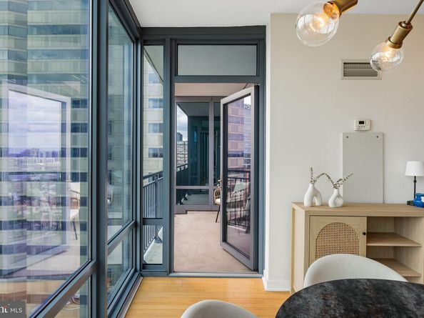 2101 Market Street 1401, Philadelphia PA 19103