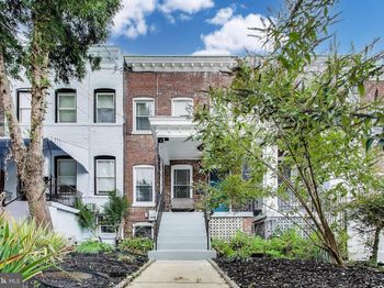 917 Hamlin Street NE