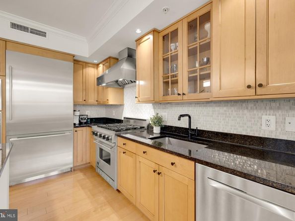 7710 Woodmont Avenue 211, Bethesda MD 20814