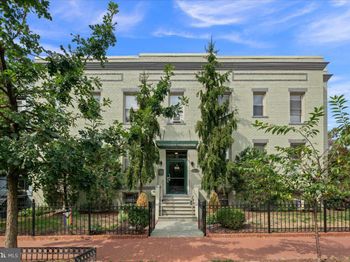 1718 1st Street NW