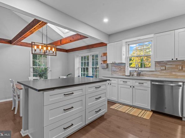28 Heston, Langhorne PA 19047