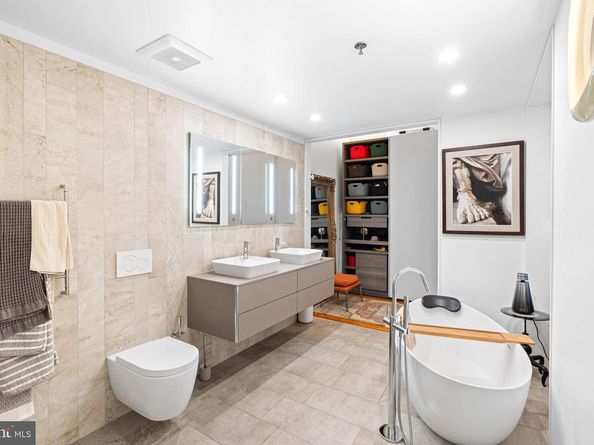 314 N 12TH Street 205, Philadelphia PA 19107