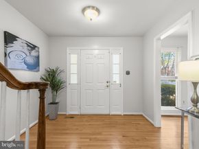 10119 Crestberry Place, Bethesda MD 20817