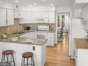 10119 Crestberry Place, Bethesda MD 20817