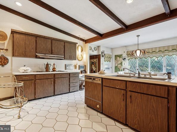 341 Cedar Road, Elkins Park PA 19027