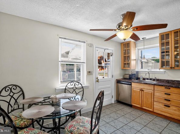 712 Pearl Avenue, Morton PA 19070