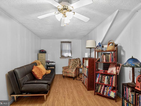 712 Pearl Avenue, Morton PA 19070