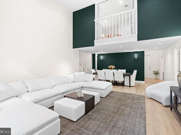 211 S 4TH Street 104, Philadelphia PA 19106