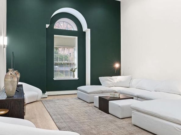 211 S 4TH Street 104, Philadelphia PA 19106